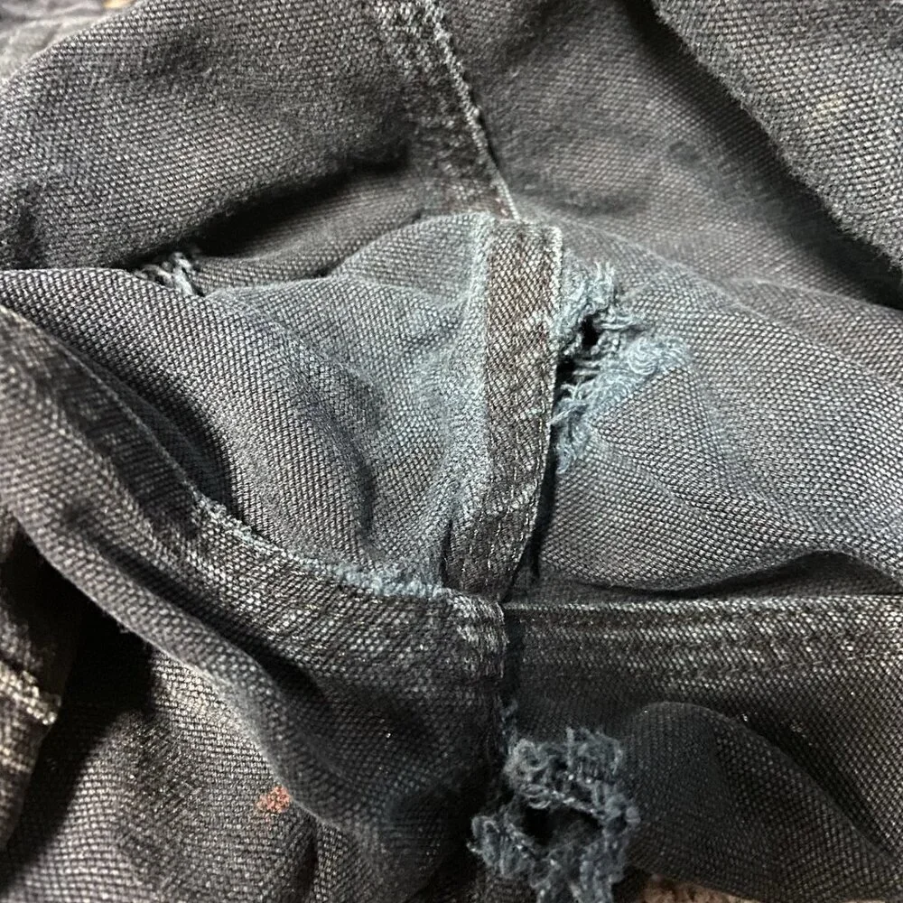 Mens Black Destroyed Carhartt 32 X 34